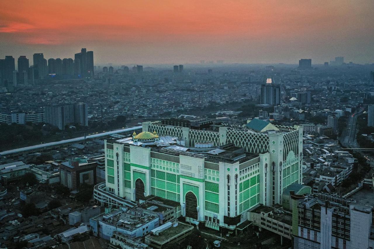 Ashley Tanah Abang Hotel 4*
